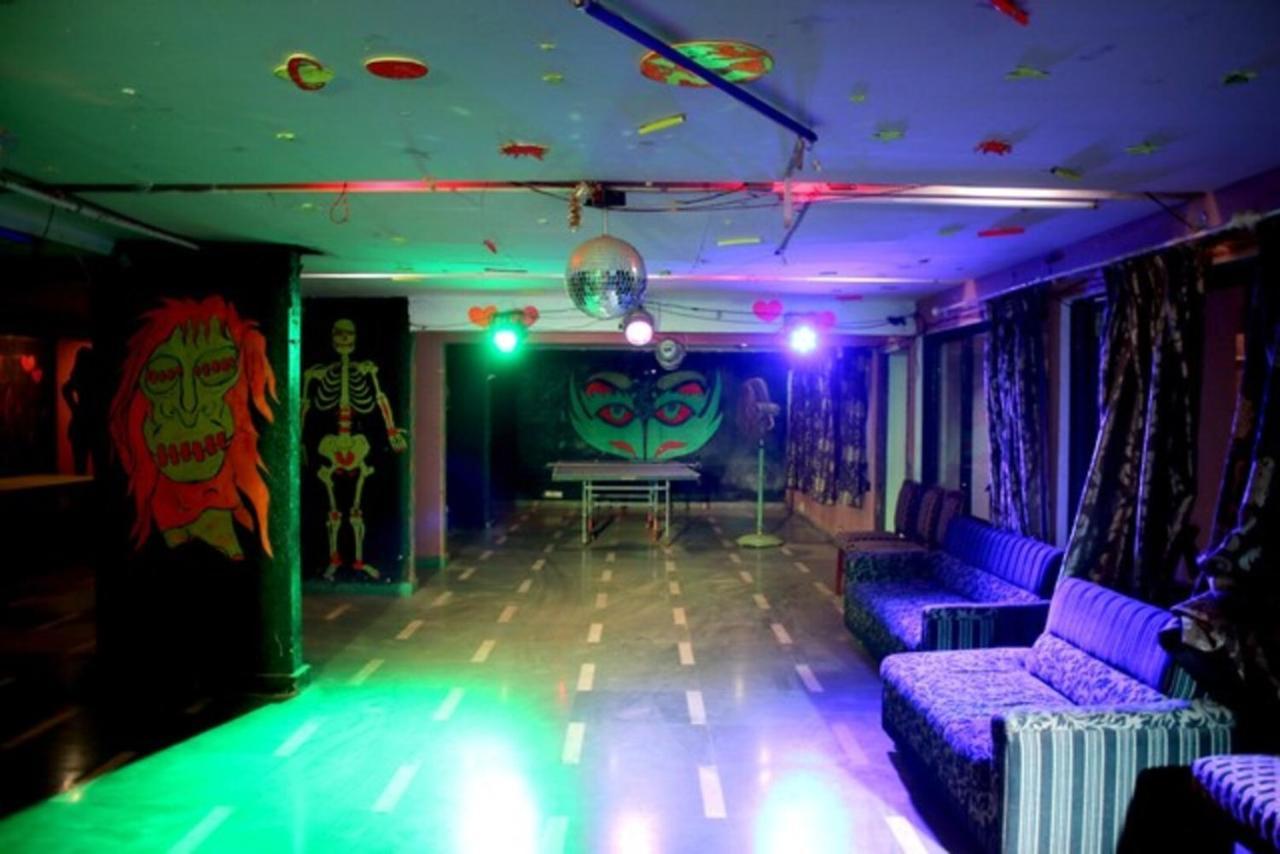รังโคลี รีทรีต Hotel มาเทรัน ภายนอก รูปภาพ