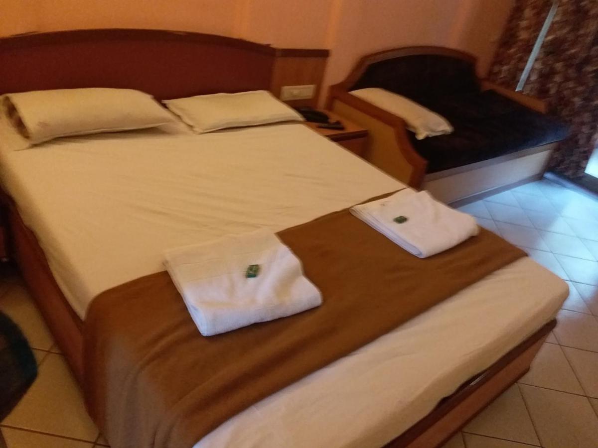 รังโคลี รีทรีต Hotel มาเทรัน ภายนอก รูปภาพ