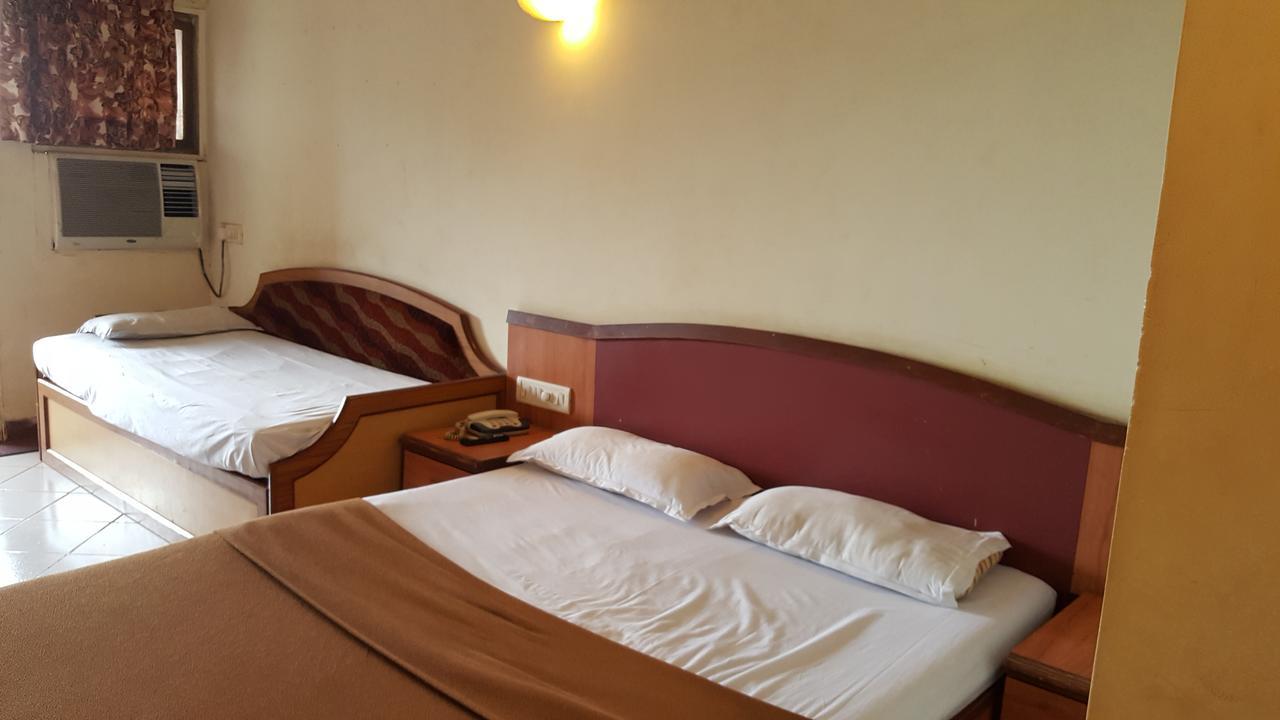 รังโคลี รีทรีต Hotel มาเทรัน ภายนอก รูปภาพ