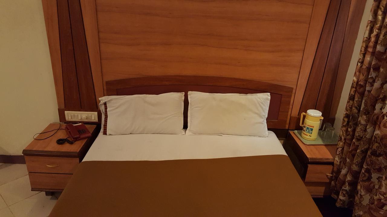 รังโคลี รีทรีต Hotel มาเทรัน ภายนอก รูปภาพ