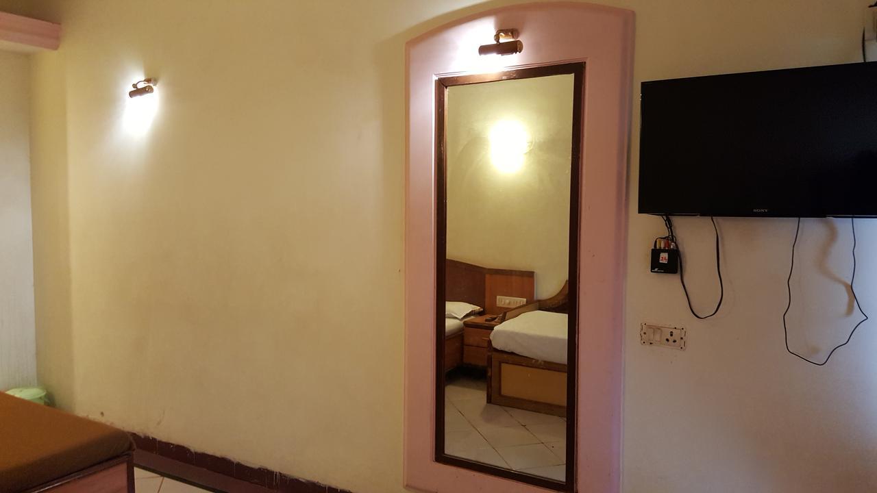 รังโคลี รีทรีต Hotel มาเทรัน ภายนอก รูปภาพ